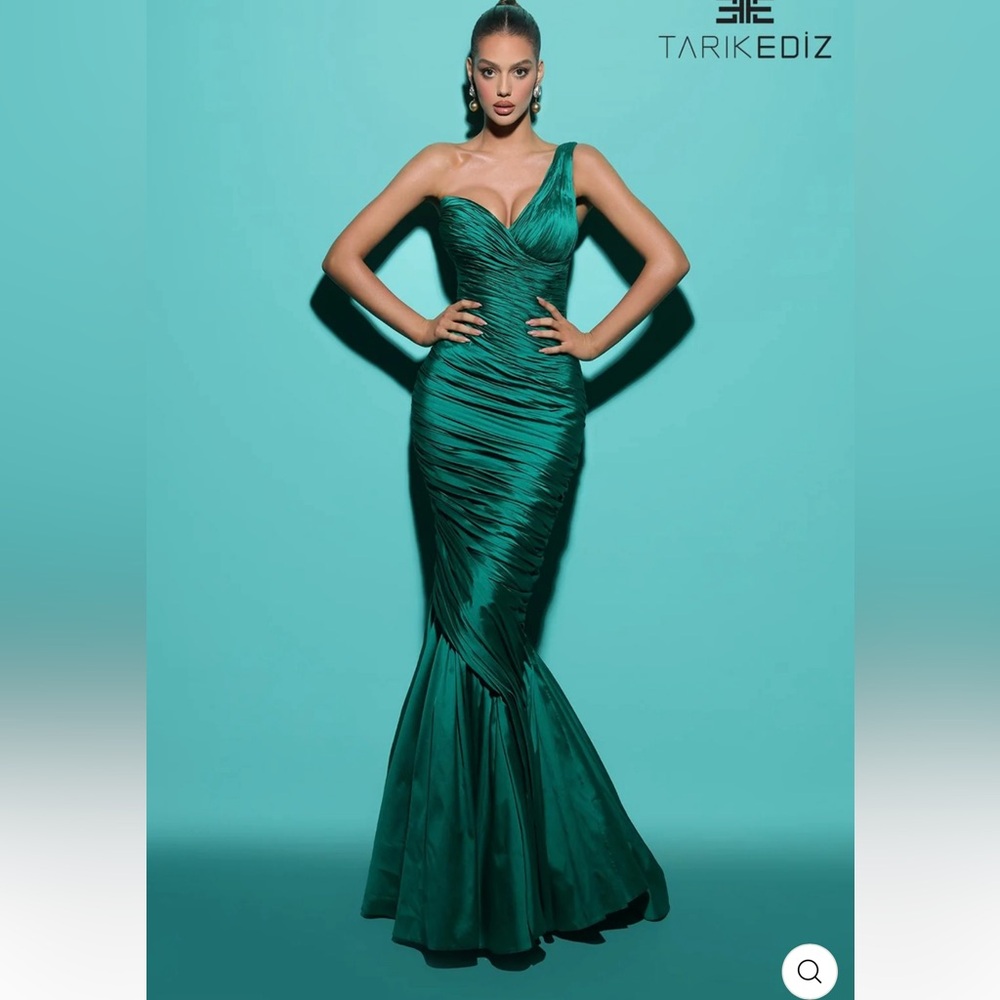 Tarik Ediz  Tafetta dress from the enchanting Spring 2024 collection! 💫
